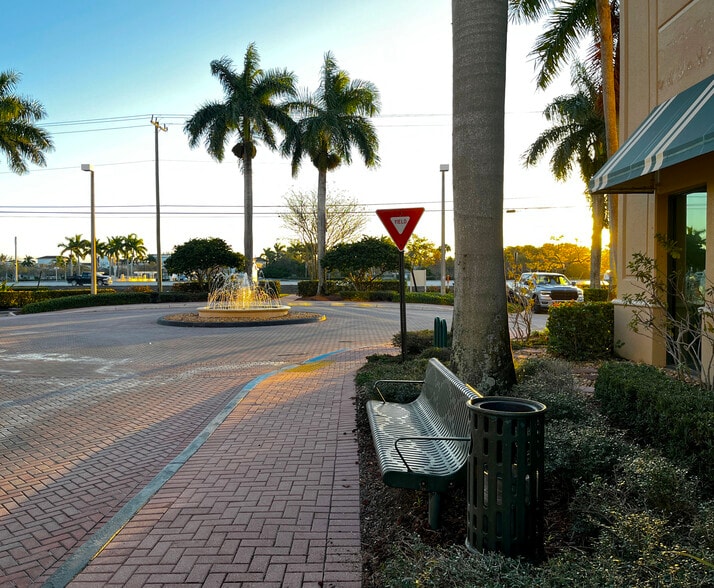 More Photos Of 1035-1049 State Road 7, Wellington Medical For Lease