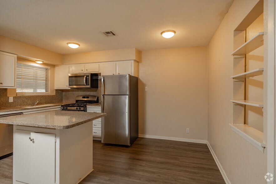 More Photos Of 1101 E Main St, League City Apartments For Sale