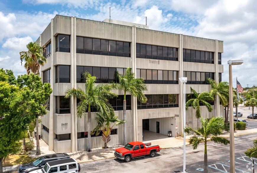 More Photos Of 3637 4th St N, Saint Petersburg Office For Lease