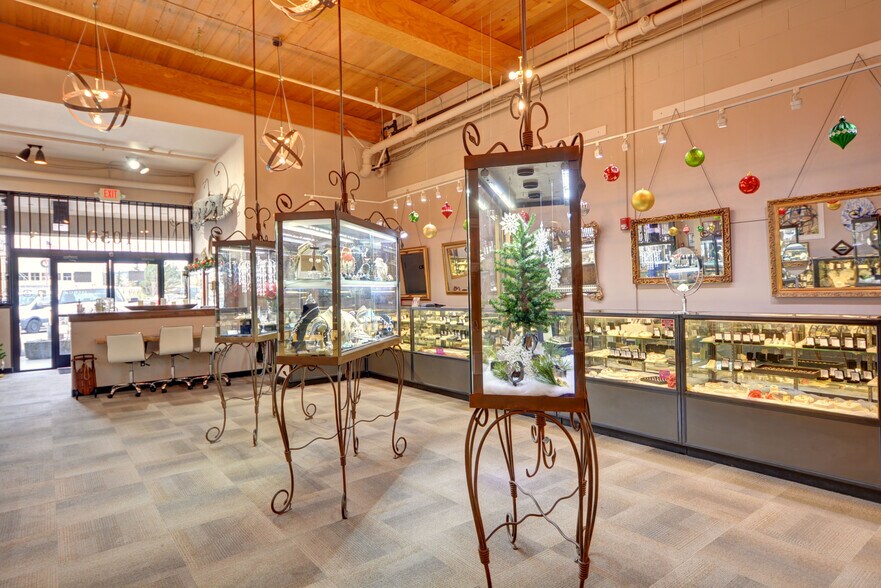 More Photos Of 1048-1052 State Ave, Marysville Storefront For Sale