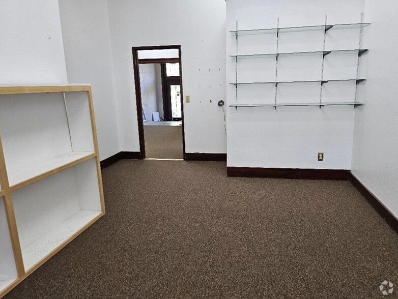 More Photos Of 618 4th St, Corning Office For Sale