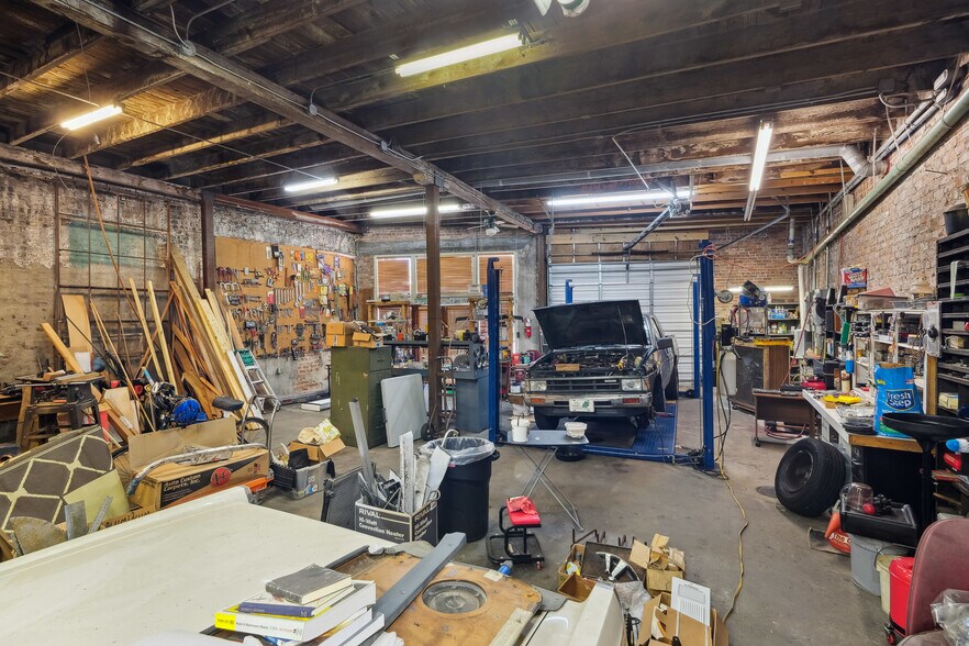 More Photos Of 920 - 926 Tchoupitoulas St, New Orleans Light Distribution For Sale