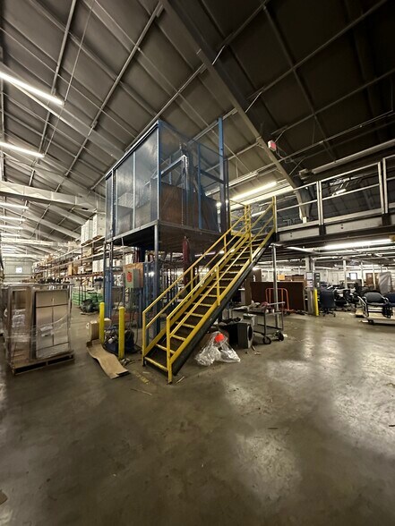 More Photos Of 140 Blue Bell Rd, Greensboro Industrial For Sale