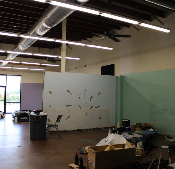 More Photos Of 2733 Mcconnell Rd, Fayetteville General Retail For Lease