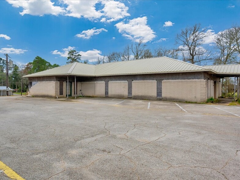 More Photos Of 3215 S Medford Dr, Lufkin Office For Sale
