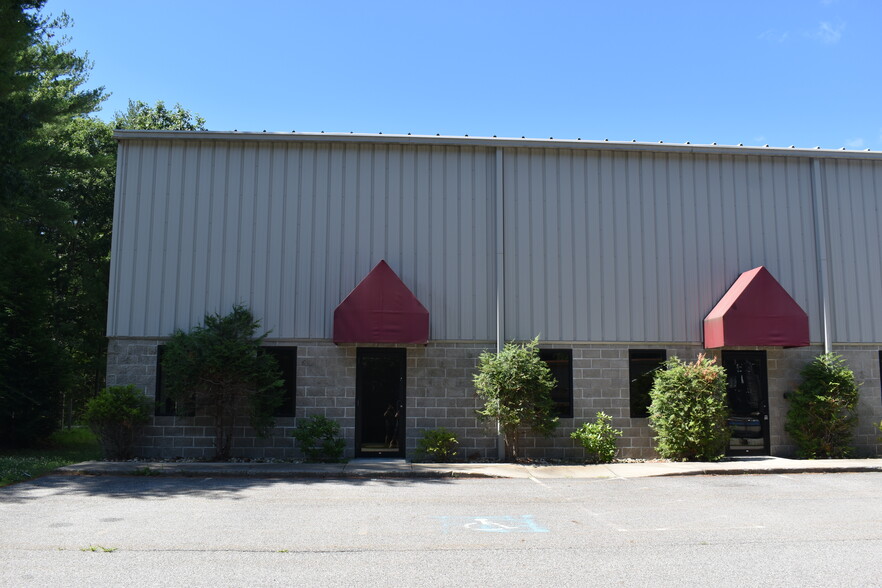 Primary Photo Of 2 Puzzle Ln, Newton Flex For Lease