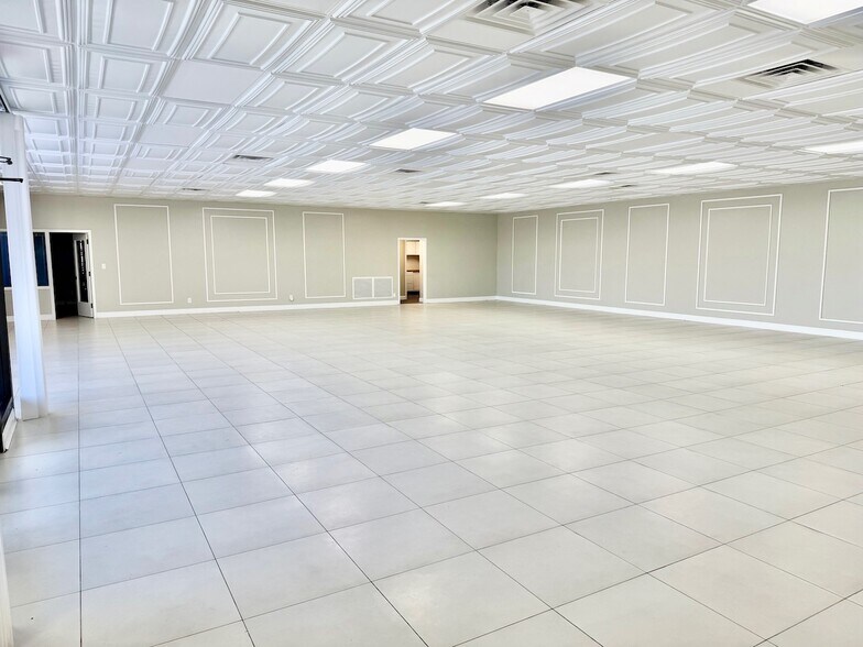 More Photos Of 2455 Stanley Ave, Dayton Freestanding For Lease