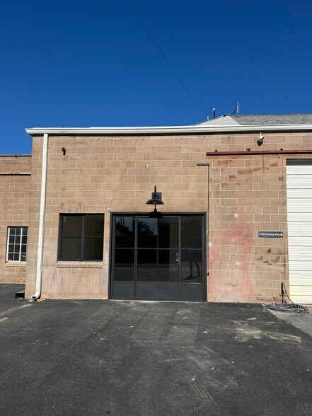 More Photos Of 1726 N Ventura Ave, Ventura Manufacturing For Lease