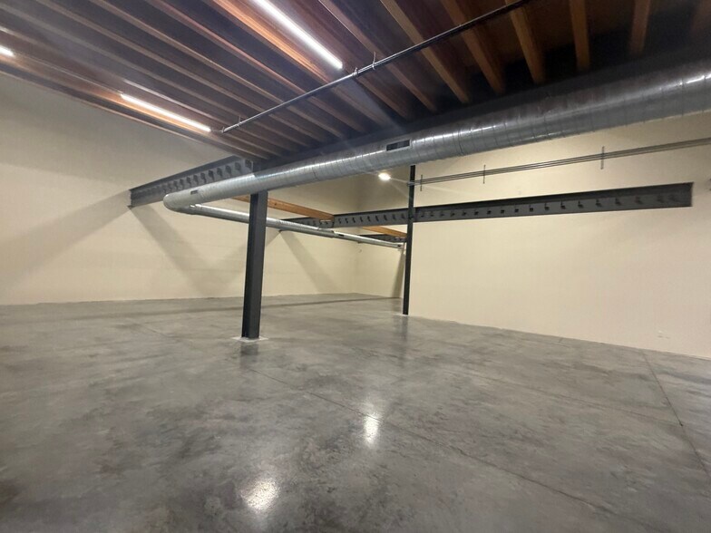More Photos Of 9440 Sportsman Club Rd NE, Bainbridge Island Office For Lease