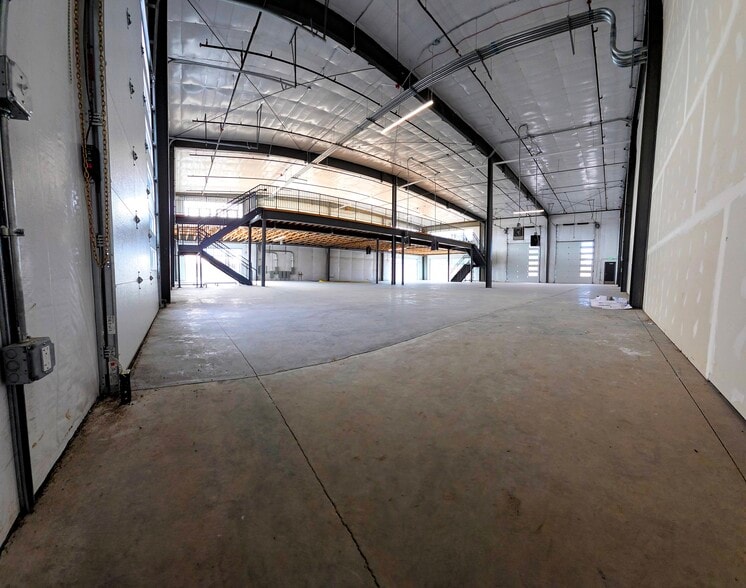 More Photos Of 13833 E Briarwood Ave, Centennial Light Distribution For Sale