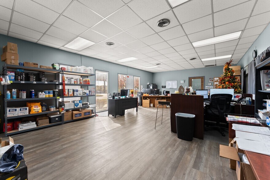 More Photos Of 636 Industrial Blvd, Gainesville Warehouse For Sale