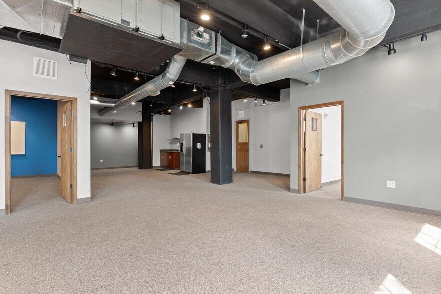 More Photos Of 407 Broad St, Chattanooga General Retail For Lease