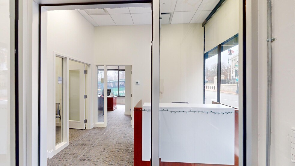 More Photos Of 22 Beacon St, Boston Storefront Retail Office For Lease