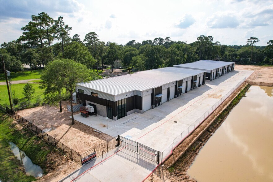 More Photos Of 12402 Malcomson Rd, Houston Self Storage For Sale