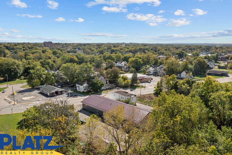 More Photos Of 455 Elm Rd NE, Warren Freestanding For Sale