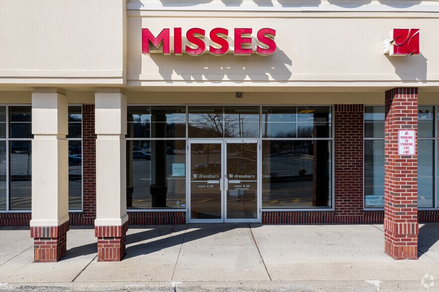 More Photos Of 1425-1433 Route 300, Newburgh Unknown For Lease