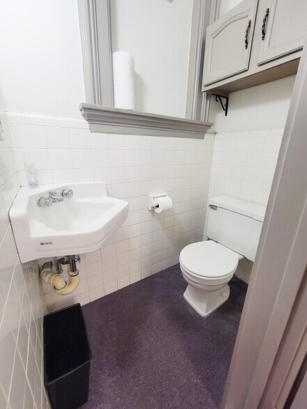 More Photos Of 1730 Madison Rd, Cincinnati Office For Sale