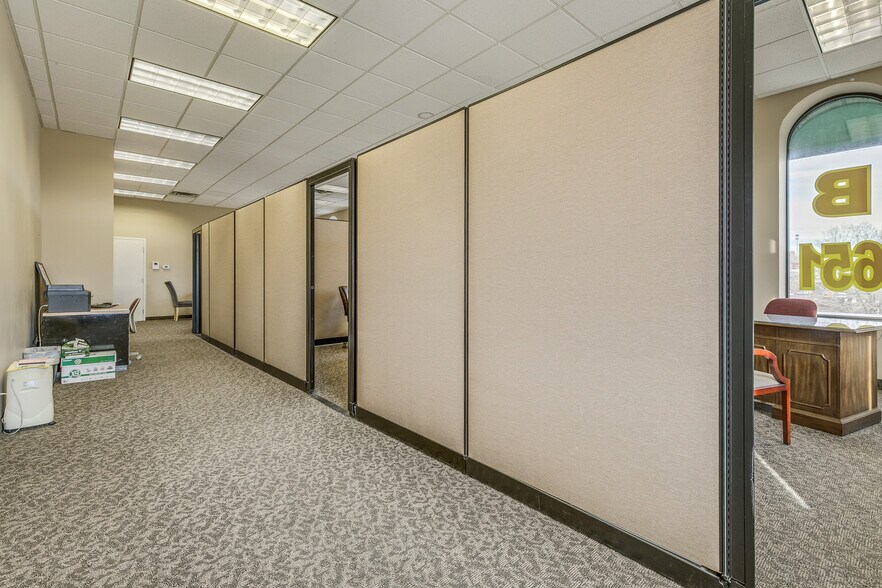 More Photos Of 449 7th St E, Saint Paul Storefront For Sale