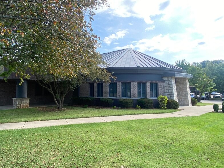 More Photos Of 1335 E Bradford Pky, Springfield Office For Sale