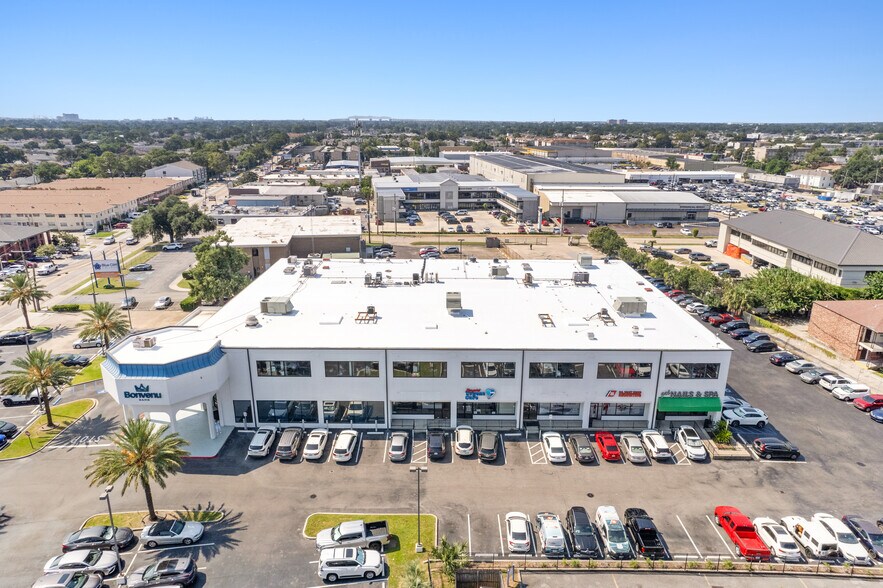 Primary Photo Of 3908 Veterans Memorial Blvd, Metairie General Retail For Sale