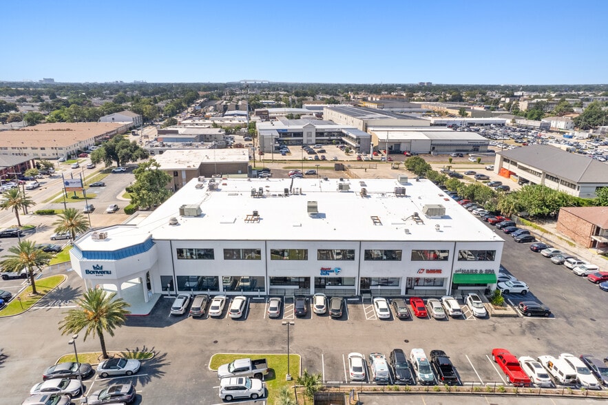 More Photos Of 3908 Veterans Memorial Blvd, Metairie General Retail For Sale