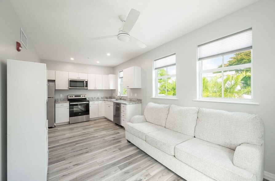 More Photos Of 532 Margaret St, Key West Restaurant For Sale
