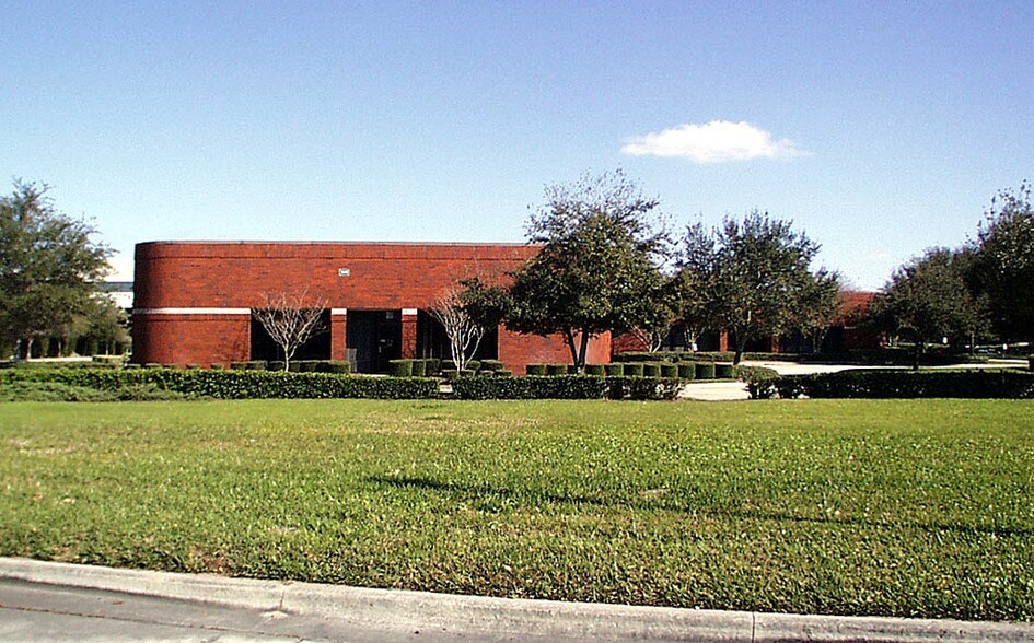 More Photos Of 16001 Bay Vista Dr, Clearwater Office For Lease
