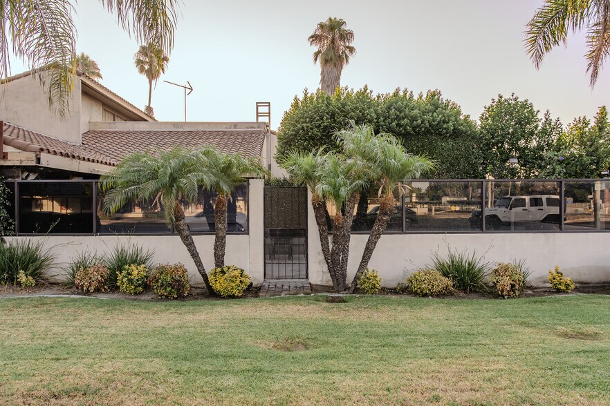 More Photos Of 60 N Mountain Ave, Upland Restaurant For Sale