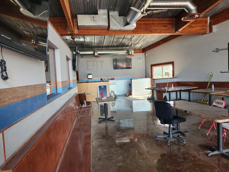 More Photos Of 2315 Appleside Blvd, Clarkston Restaurant For Sale