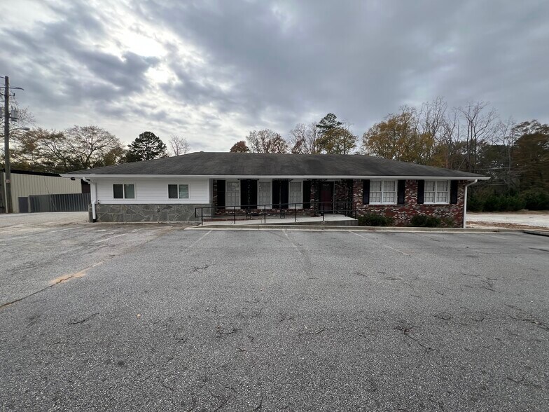 More Photos Of 526-530 Lyle Cir, Lawrenceville Light Manufacturing For Sale