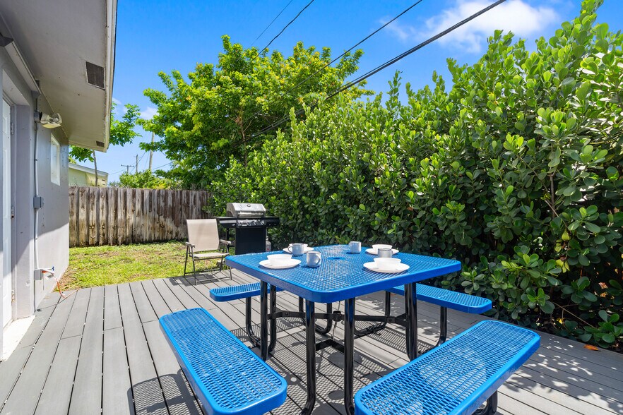 More Photos Of 1520 NE 51st St, Fort Lauderdale Apartments For Sale