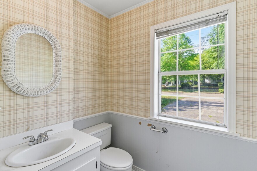 More Photos Of 307 3rd Ave, Hattiesburg Office For Sale