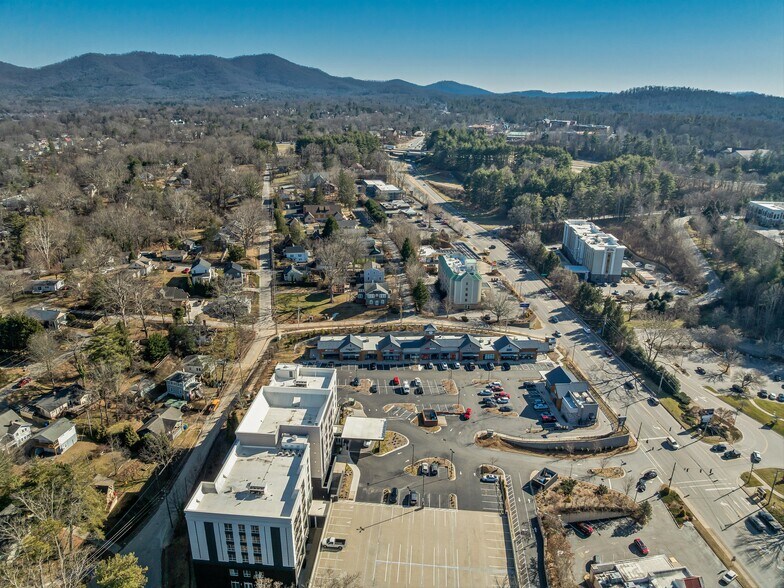 More Photos Of 190 Hendersonville Rd, Asheville Storefront Retail Office For Lease