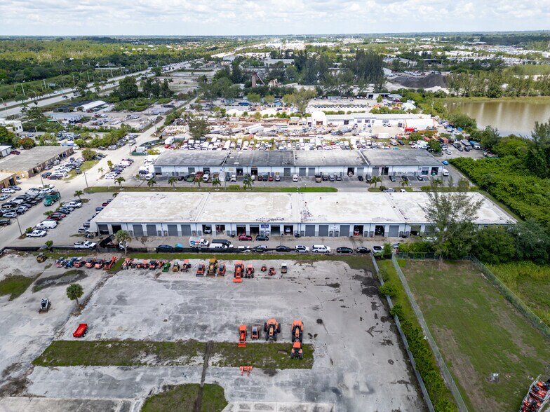 More Photos Of 7641 Hooper Rd, West Palm Beach Warehouse For Lease