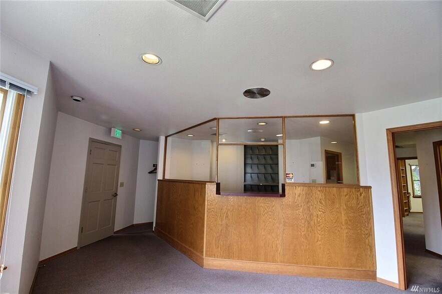 More Photos Of 720 S 320th St, Federal Way Unknown For Lease