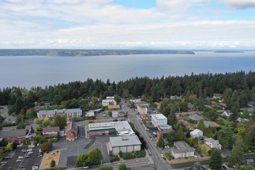 More Photos Of 2108 SW 152nd St, Burien Office For Lease