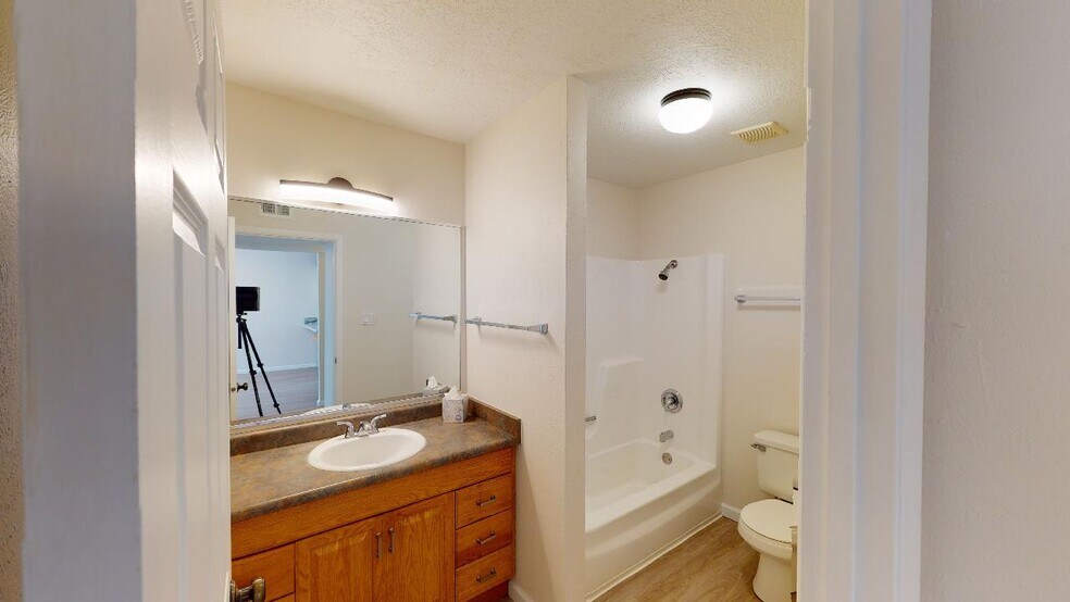 More Photos Of 1117 Louisiana Blvd SE, Albuquerque Apartments For Sale