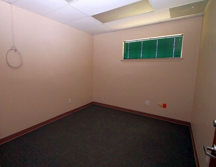 More Photos Of 382 W Main St, Raymondville Office For Sale