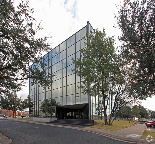 Primary Photo Of 5214 68th St, Lubbock Office For Lease