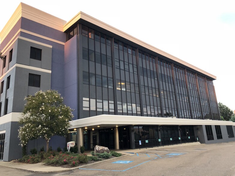 More Photos Of 3000 Old Canton Rd, Jackson Medical For Lease