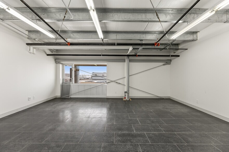 More Photos Of 261211 Wagon Wheel Way, Rocky View No 44 Light Manufacturing For Sale