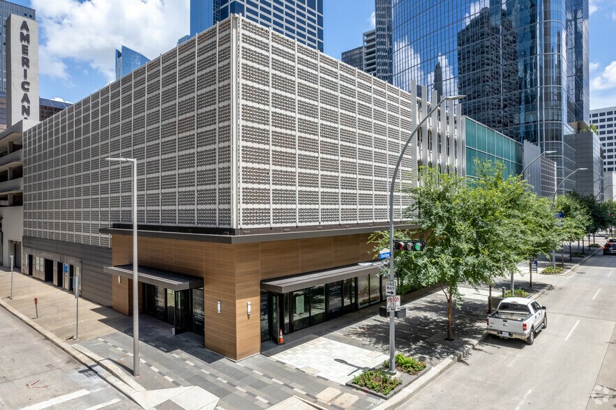 Primary Photo Of 811 Dallas St, Houston Office For Sale