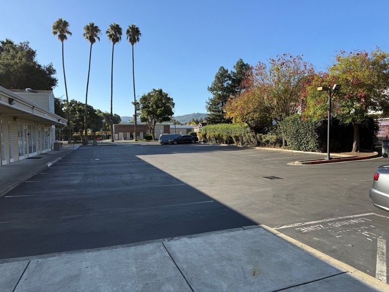 More Photos Of 7440-7460 San Ramon Rd, Dublin Unknown For Lease