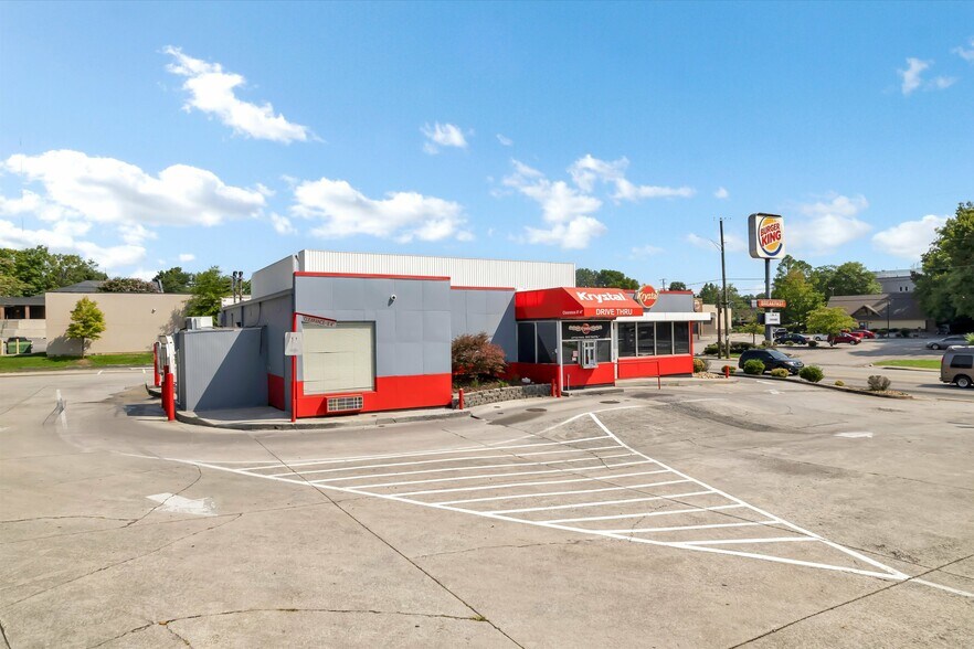 More Photos Of 2815 N Broadway St, Knoxville Fast Food For Sale