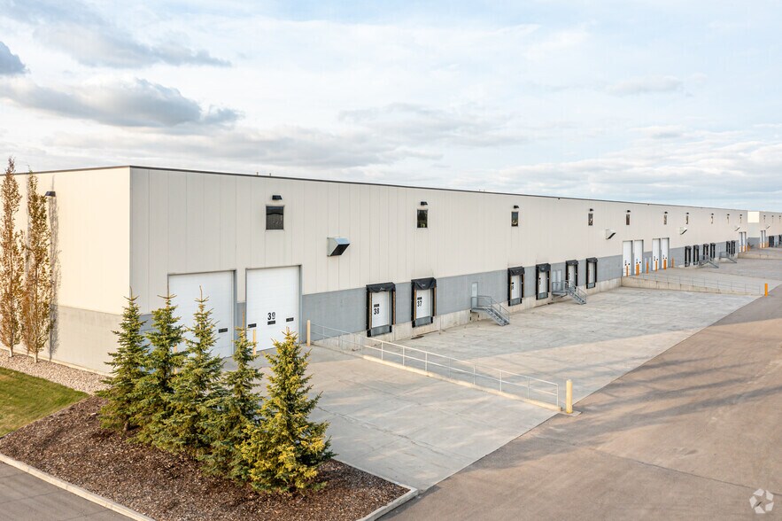 More Photos Of 6340-6356 Roper Rd NW, Edmonton Unknown For Lease