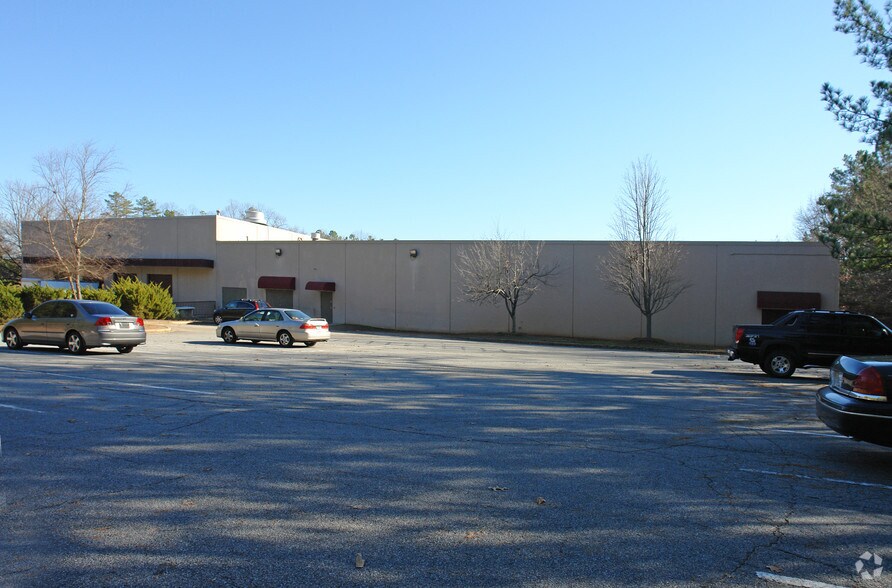 More Photos Of 5125 Peachtree Industrial Blvd, Peachtree Corners Distribution For Lease