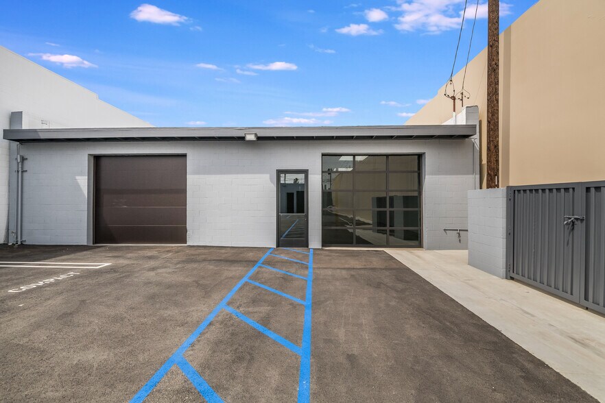 More Photos Of 633 Hindry Ave, Inglewood Warehouse For Sale