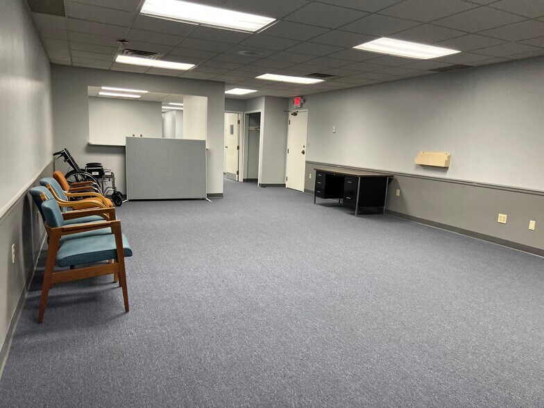 More Photos Of 21245 Lorain Rd, Fairview Park Medical For Lease
