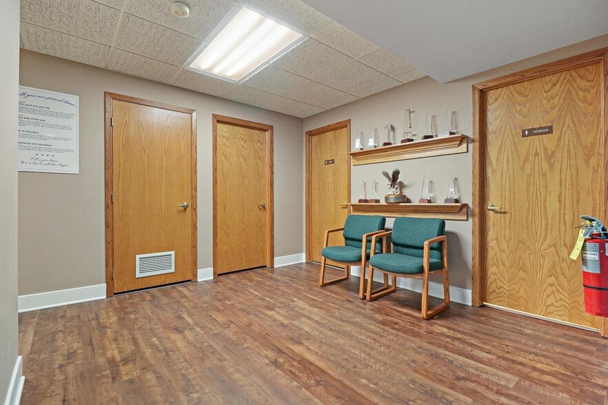 More Photos Of 5300 Green Bay Rd, Kenosha Medical For Lease