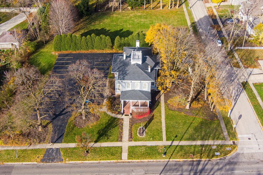 More Photos Of 223 E State St, Geneva Office For Sale